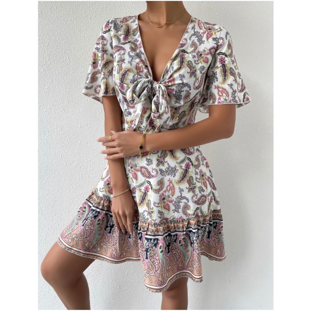 Boho White Floral Paisley Print Butterfly Sleeve Mini Dress - Picture 1 of 11